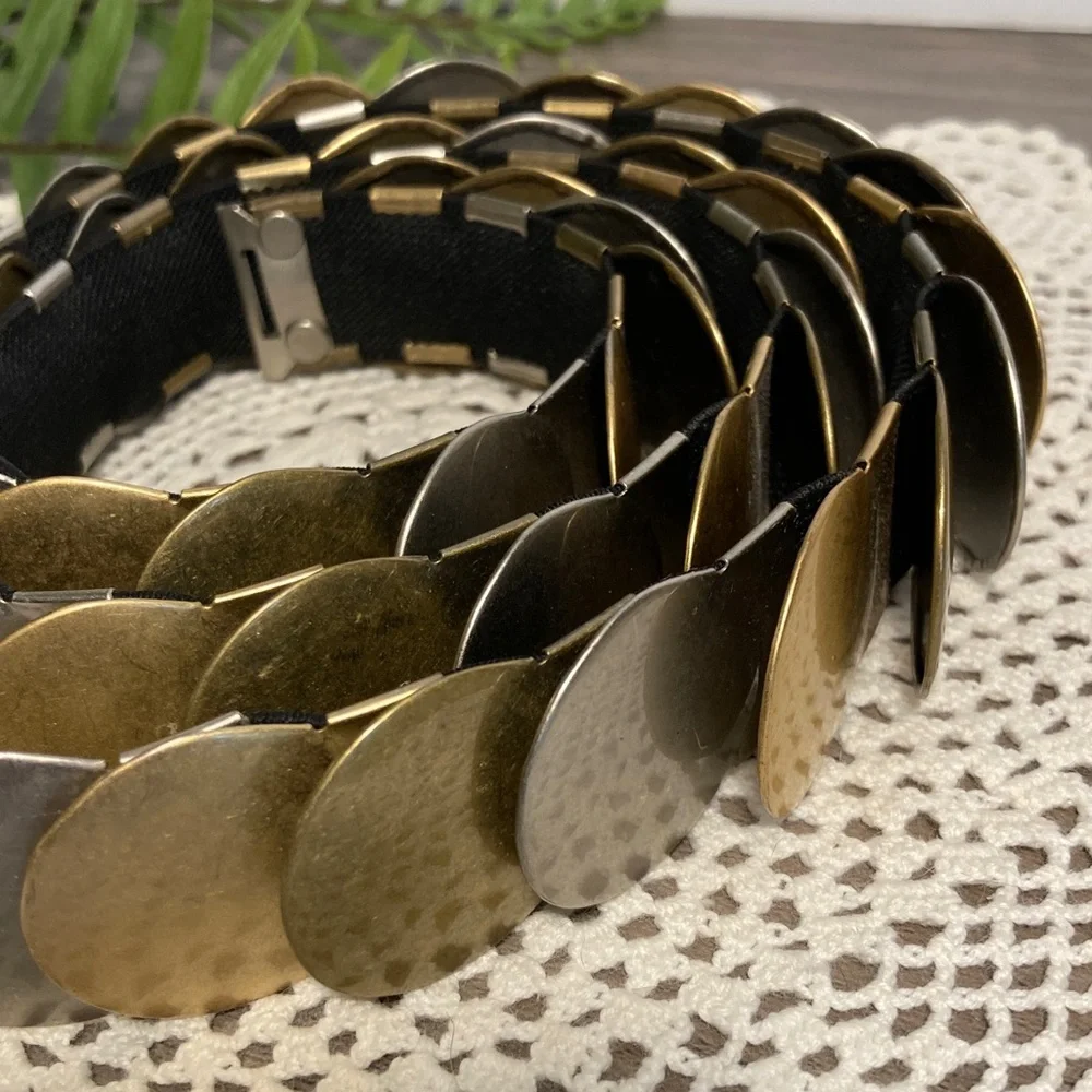 Vintage Circle Disk Medallion Stretch Belt Metallic